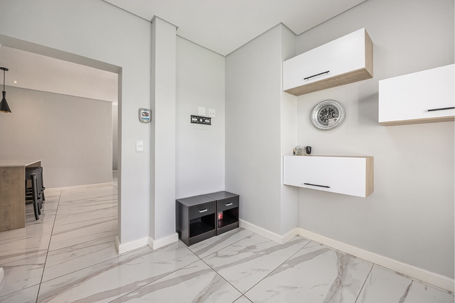5 Bedroom Property for Sale in Sandown Western Cape